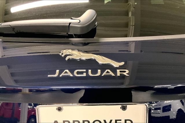 Certified 2025 Jaguar F-PACE R-Dynamic S AWD/4WD image 7