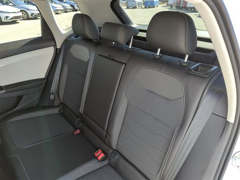 New 2026 Volkswagen Taos SE image 29