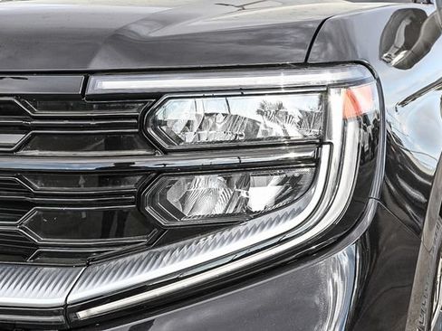Certified 2025 Ford Expedition Platinum w/ Driver's Package AWD/4WD image 4