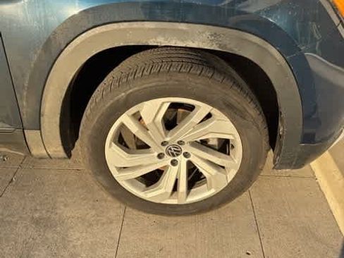 Certified 2023 Volkswagen Atlas SE image 4