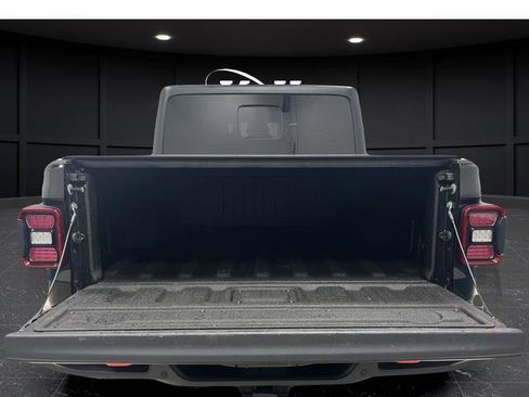 Used 2024 Jeep Gladiator Mojave w/ Technology Group AWD/4WD image 25