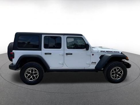 Used 2025 Jeep Wrangler Unlimited Rubicon AWD/4WD image 16