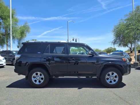 Used 2018 Toyota 4Runner SR5 Premium AWD/4WD image 4