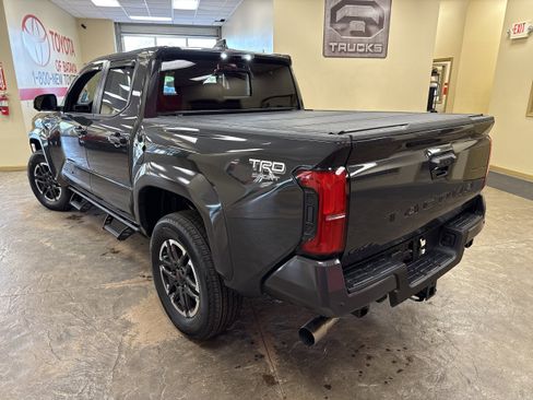 Used 2025 Toyota Tacoma TRD Sport w/ TRD Sport Premium Package AWD/4WD image 10