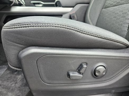 New 2026 RAM 1500 2WD Crew Cab image 23