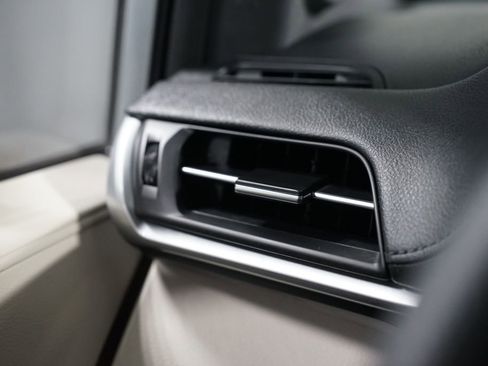 Certified 2023 Toyota Sienna Limited image 25