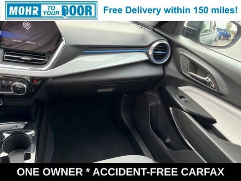 Used 2025 Chevrolet Trax LT FWD image 29