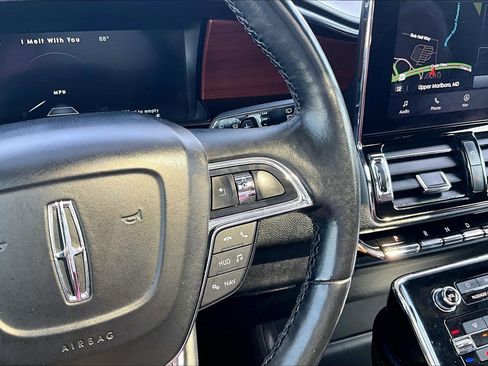 Used 2020 Lincoln Navigator L Reserve w/ Luxury Package AWD/4WD image 19