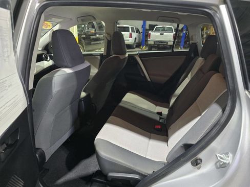 Used 2015 Toyota RAV4 LE AWD/4WD image 26
