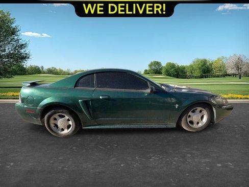 Used 2001 Ford Mustang Coupe RWD image 3