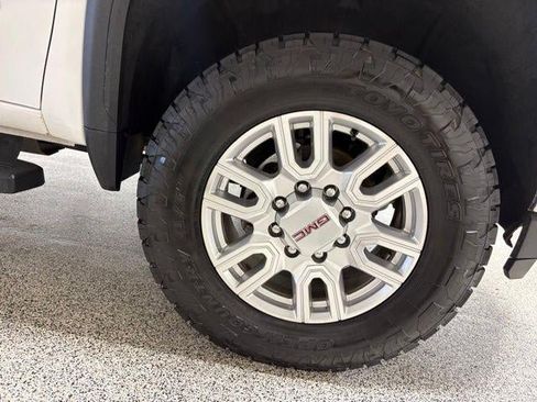 Used 2023 GMC Sierra 2500 SLT w/ SLT Premium Package AWD/4WD image 34