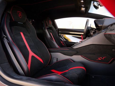 Used 2016 Lamborghini Aventador LP 750-4 Superveloce image 8