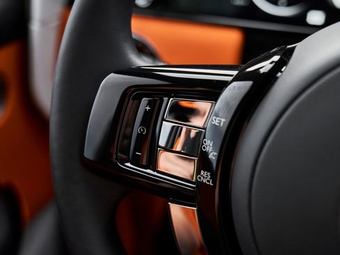 Used 2025 Rolls-Royce Cullinan AWD/4WD image 70