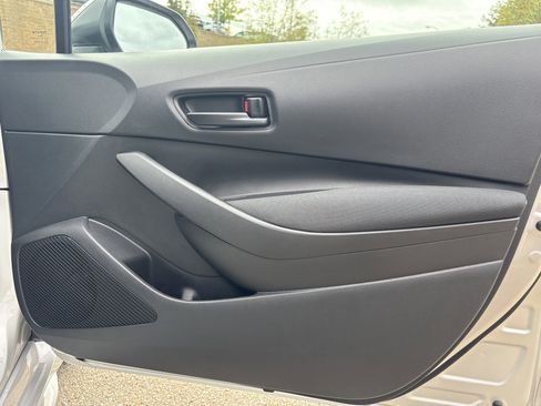 Used 2025 Toyota Corolla LE image 13