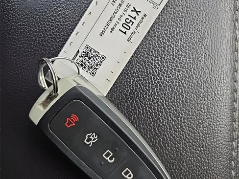 Used 2019 Ford Escape Titanium image 29