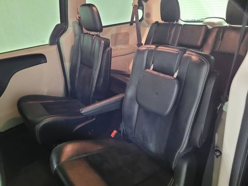 Used 2018 Dodge Grand Caravan SXT image 44