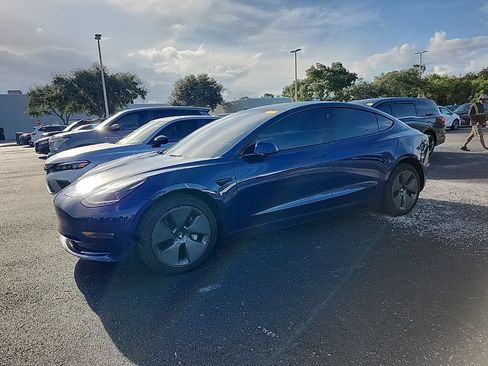 Used 2022 Tesla Model 3 Long Range AWD/4WD image 7