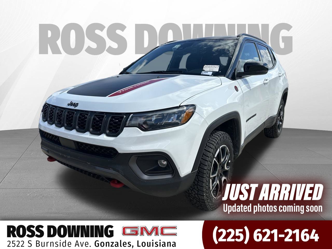 Used 2025 Jeep Compass Trailhawk AWD/4WD image 1
