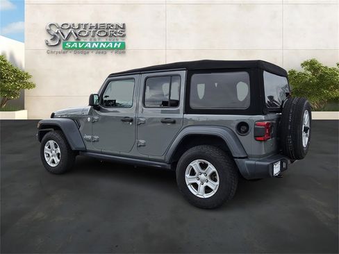 Used 2018 Jeep Wrangler Unlimited Sport S image 3