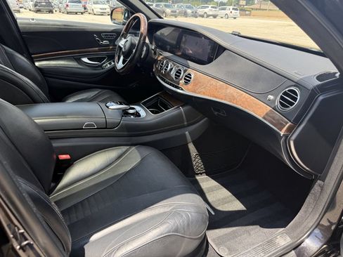 Used 2018 Mercedes-Benz S 560 Sedan image 31