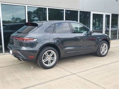 Used 2024 Porsche Macan w/ Premium Plus Package image 9