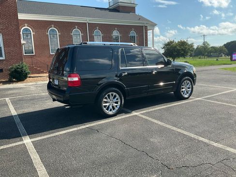 Used 2017 Ford Expedition Limited w/ Equipment Group 301A AWD/4WD image 6