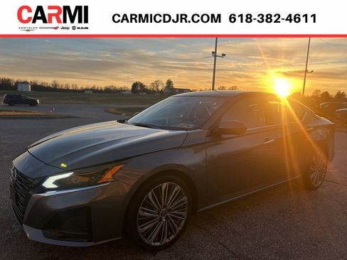 Used 2023 Nissan Altima 2.5 SL image 3