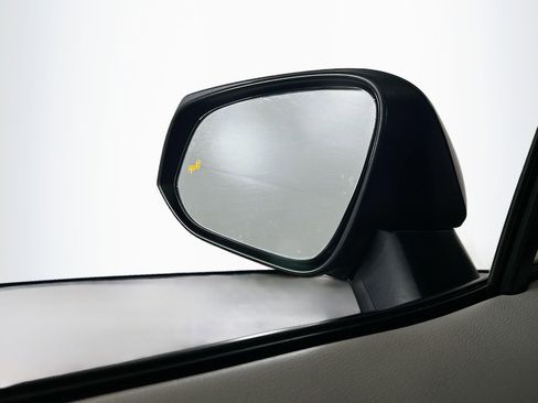 Used 2019 Toyota RAV4 Limited image 16