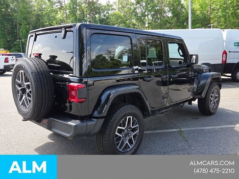 Used 2025 Jeep Wrangler Unlimited Sahara AWD/4WD image 13