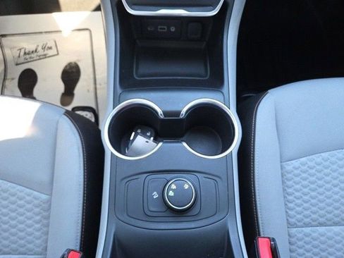 Used 2018 GMC Terrain SLE image 29