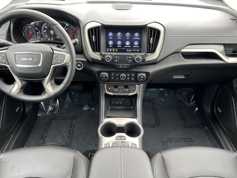 Used 2024 GMC Terrain Denali w/ Black Diamond Edition AWD/4WD image 33
