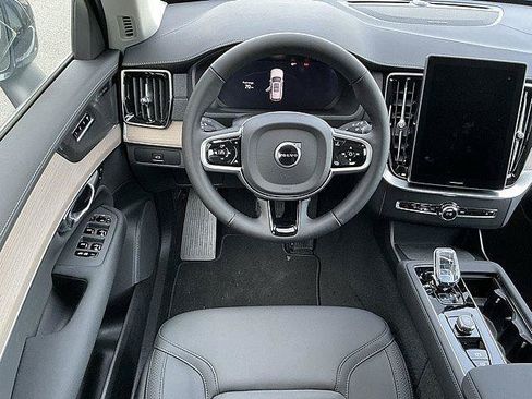 New 2026 Volvo XC90 B5 Plus AWD/4WD image 5