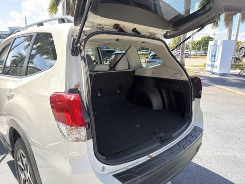 Used 2022 Subaru Forester Premium w/ Popular Package #2 image 28