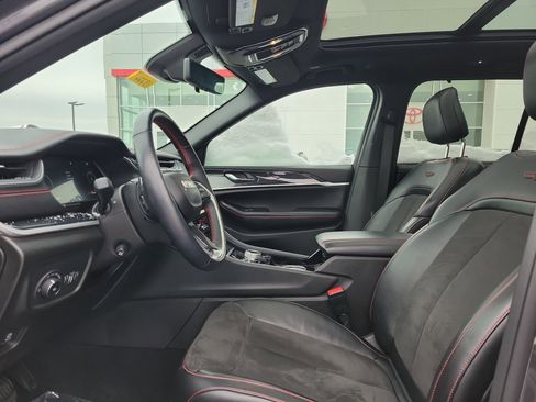 Used 2022 Jeep Grand Cherokee Trailhawk w/ ADV Protech Group II image 15