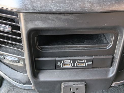 Used 2019 RAM 1500 Big Horn AWD/4WD image 14