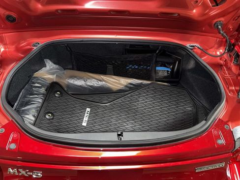 Used 2025 MAZDA MX-5 Miata RF Club w/ Weather Package RWD image 16