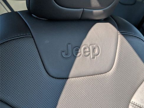 Used 2022 Jeep Cherokee Limited image 15