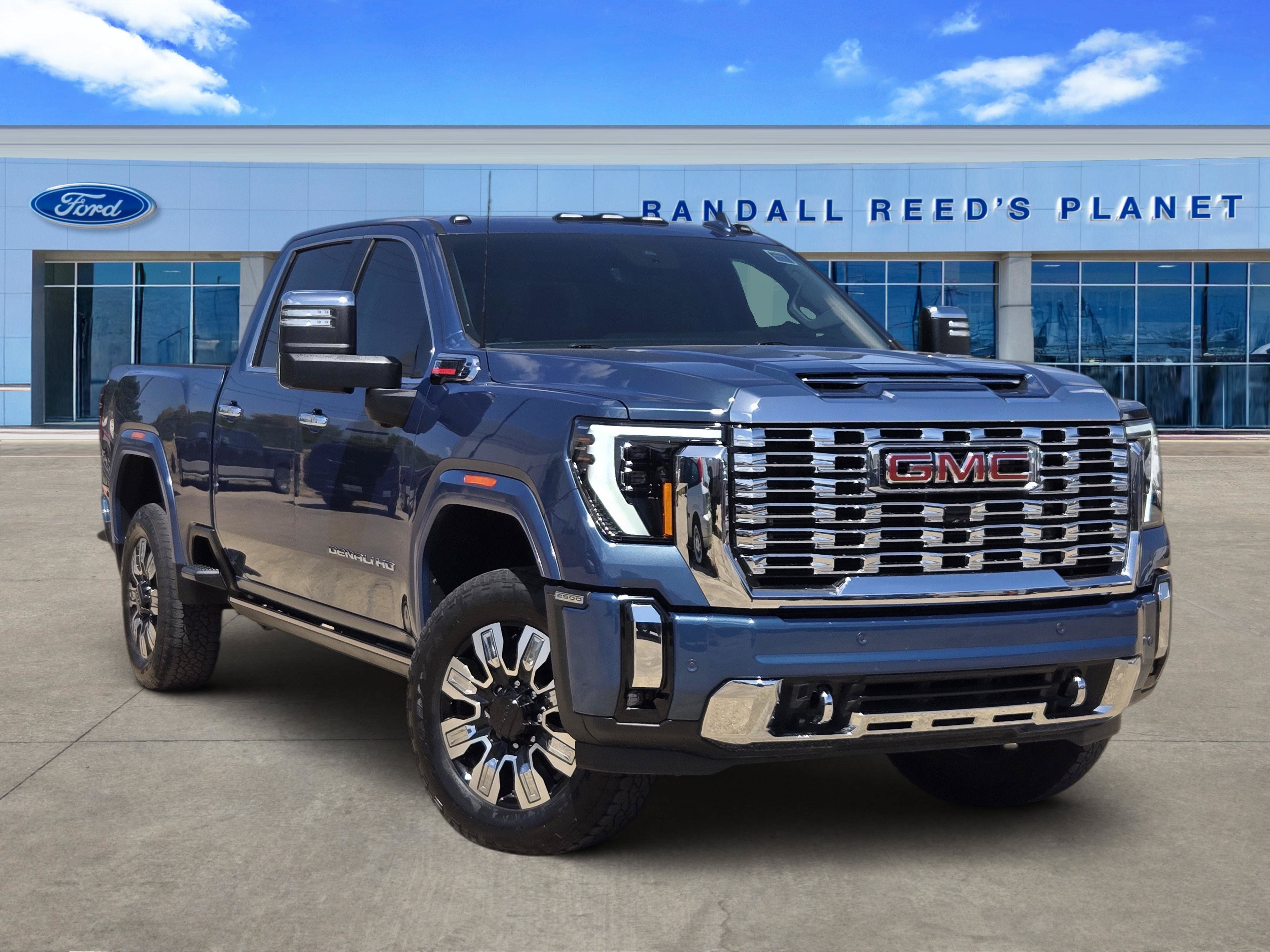 Used 2025 GMC Sierra 2500 Denali w/ Denali Reserve Package AWD/4WD image 1