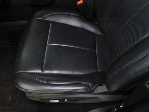 Used 2024 Ford Expedition XLT image 32