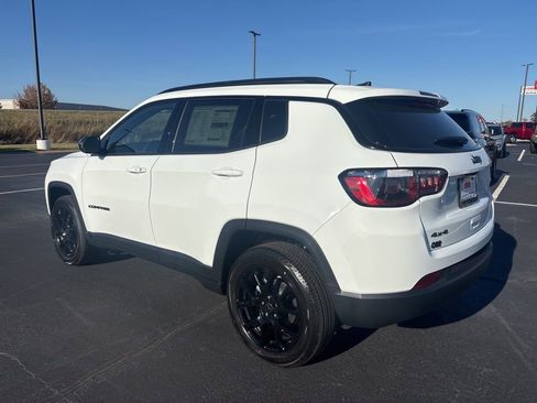 New 2026 Jeep Compass Latitude image 3