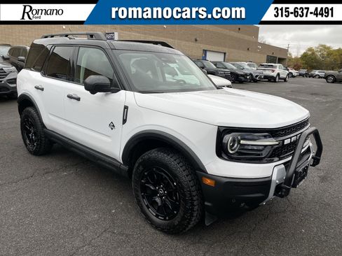 Used 2025 Ford Bronco Sport Outer Banks w/ Sasquatch Outer Banks Package image 1