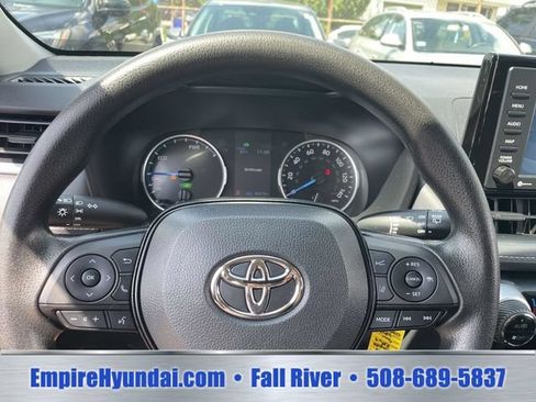 Used 2022 Toyota RAV4 LE AWD/4WD image 25