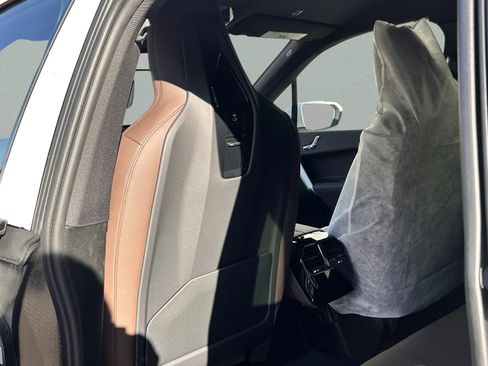 Used 2026 BMW iX xDrive45 w/ Premium Package image 26