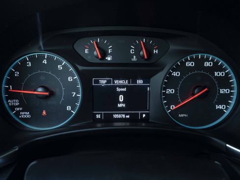 Used 2018 Chevrolet Equinox LT FWD image 22