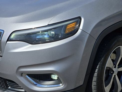 Used 2019 Jeep Cherokee Limited AWD/4WD image 6
