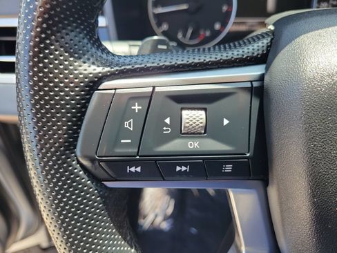 Used 2024 Mitsubishi Outlander SE FWD image 19