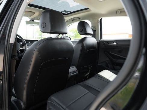 Used 2021 Volkswagen Jetta SE FWD image 23