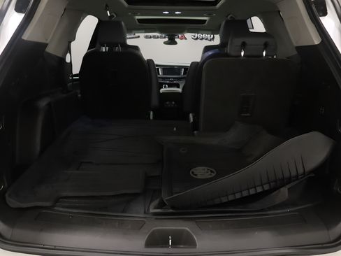 Used 2019 Buick Enclave Premium w/ Experience Buick Package FWD image 19