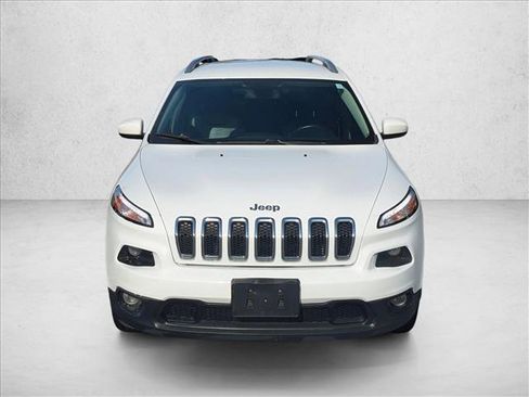 Used 2017 Jeep Cherokee Latitude w/ True North Edition AWD/4WD image 2