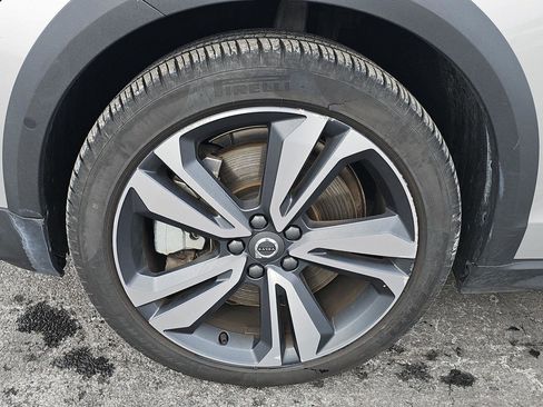 Used 2025 Volvo V60 B5 Cross Country Plus image 7